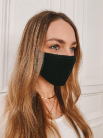 Baumwollmaske in schwarz großflächig bedruckbar (nah)