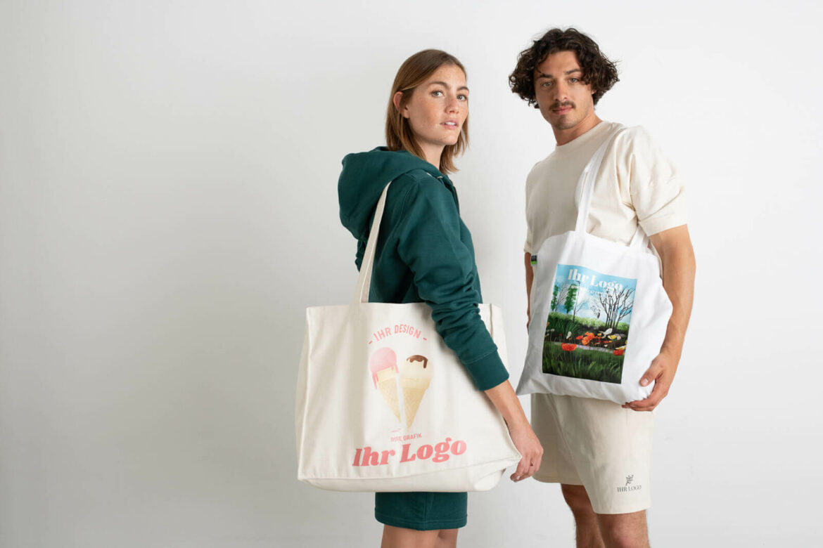 Standard Jutebeutel und ein Shopper mit eigenem Design