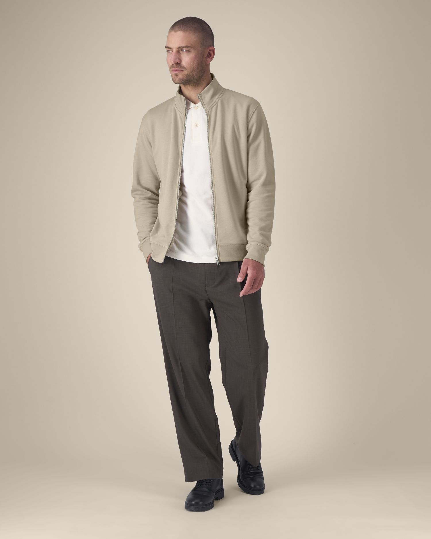 Stanley Stella Trailer 2.0 STSU253 Desert Dust Studio Front Main 10 Stanley Stella Trailer 2.0 STSU253 Desert Dust Studio Front Main 10