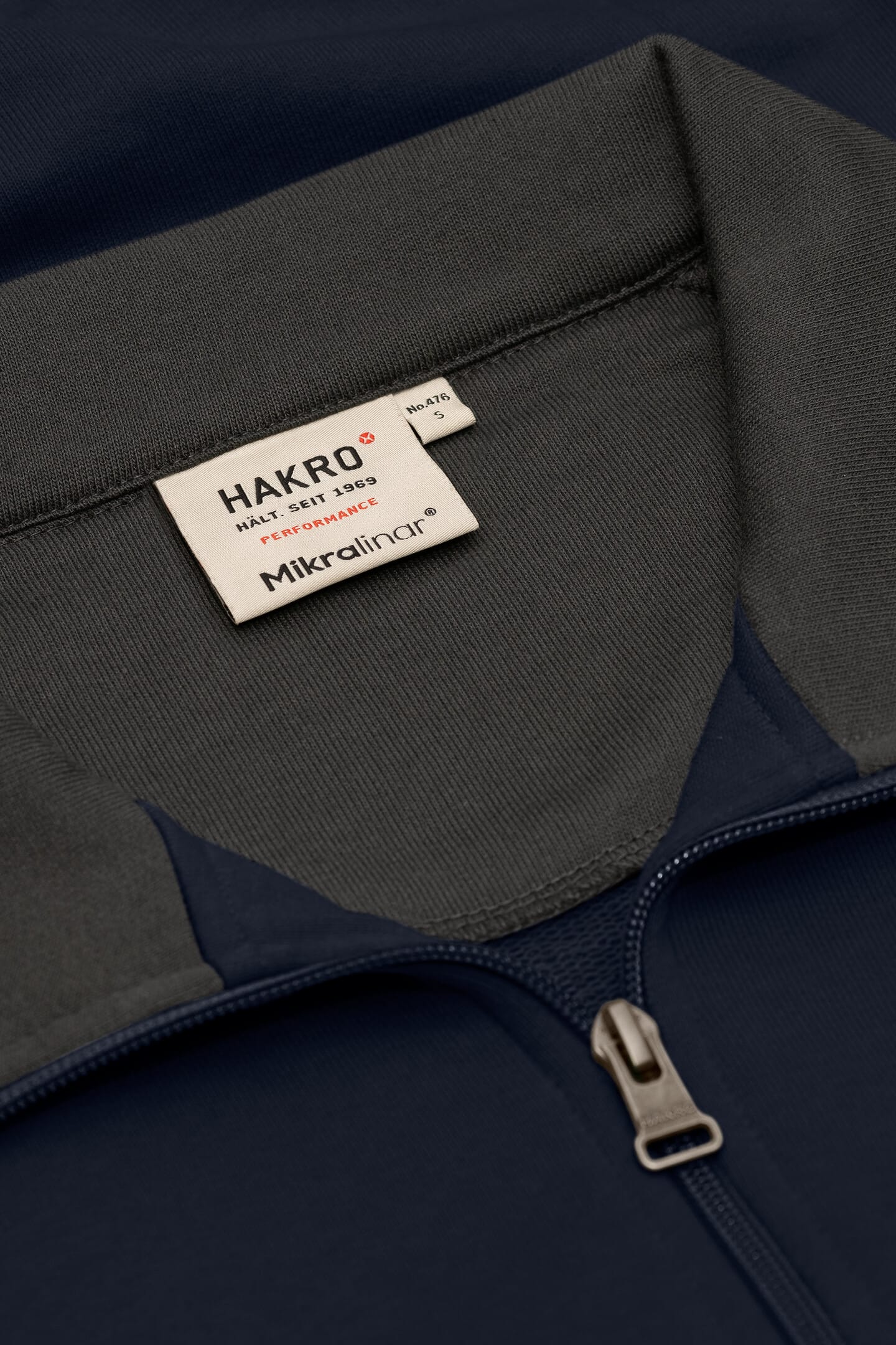 HAKRO Zip-Sweatshirt Contrast MIKRALINAR® 0476 Detail 4 HAKRO Zip-Sweatshirt Contrast MIKRALINAR® 0476 Detail 4